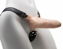 Пустотелый фаллопротез с бондажом - 18 см. Пустотелый фаллопротез с бондажом - 18 см.