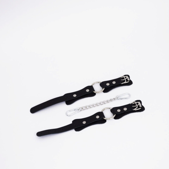 Черные кожаные оковы с кольцом Черные кожаные оковы с кольцом