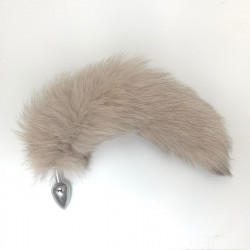 Серебристая металлическая анальная пробка с бежевым хвостом - размер S