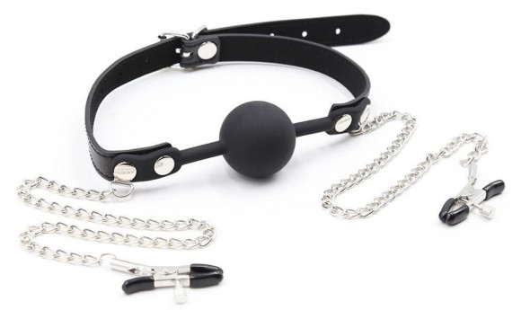 Черный кляп-шарик с зажимами на соски на металлических цепочках Черный кляп-шарик с зажимами на соски на металлических цепочках