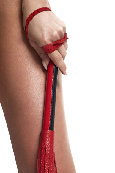 Красно-черный кожаный флоггер - 50 см. Красно-черный кожаный флоггер - 50 см.