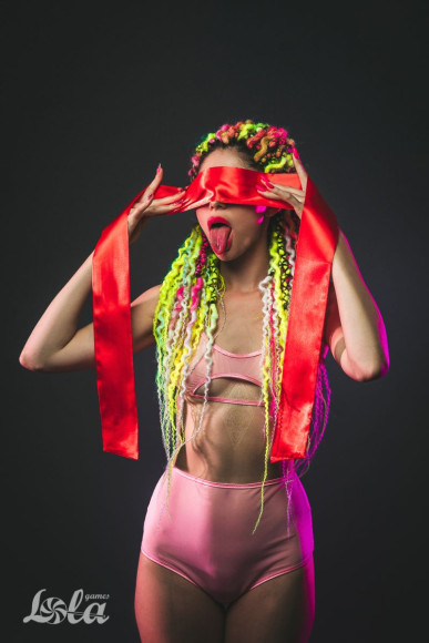 Красная лента для связывания Wink - 152 см. Красная лента для связывания Wink - 152 см.