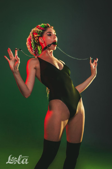 Силиконовый кляп-шар Hentai с зажимами на соски Силиконовый кляп-шар Hentai с зажимами на соски