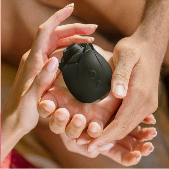 Черный клиторальный стимулятор Black Rose Silicone Clitoral Suction Черный клиторальный стимулятор Black Rose Silicone Clitoral Suction