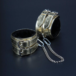 Золотистые оковы с мехом