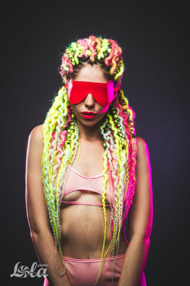 Красная маска Shy Красная маска Shy