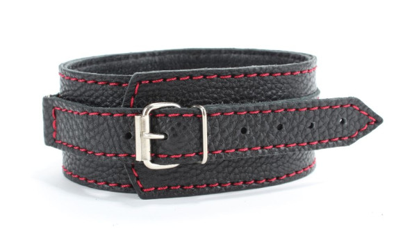 Черный ошейник увеличенного размера с красной строчкой и кольцом Черный ошейник увеличенного размера с красной строчкой и кольцом