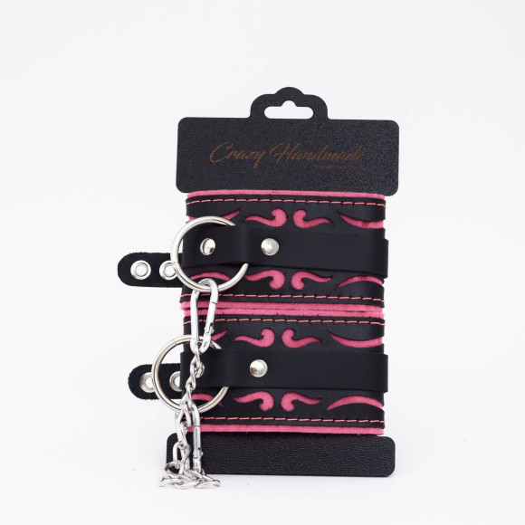 Черно-розовые кожаные оковы с розовой строчкой Черно-розовые кожаные оковы с розовой строчкой