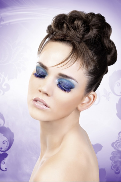 Сине-фиолетовые длинные ресницы