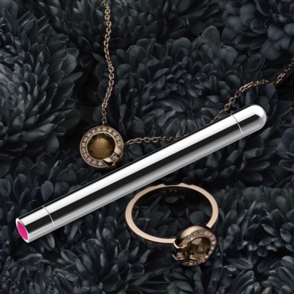 Металлический вибратор CiCi с силиконовой насадкой - 16,5 см. Металлический вибратор CiCi с силиконовой насадкой - 16,5 см.