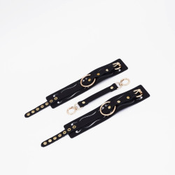 Черные кожаные оковы с золотистой фурнитурой Черные кожаные оковы с золотистой фурнитурой