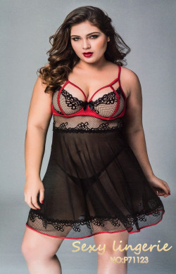 Полупрозрачная сорочка с контрастными стреп-лентами Полупрозрачная сорочка с контрастными стреп-лентами